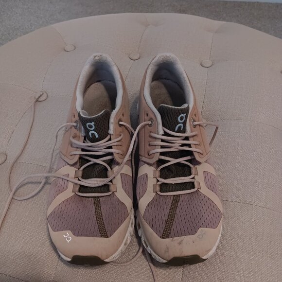 On Cloud 5 womans size 9 Rosebrown / Fog running shoes - Picture 4 of 8